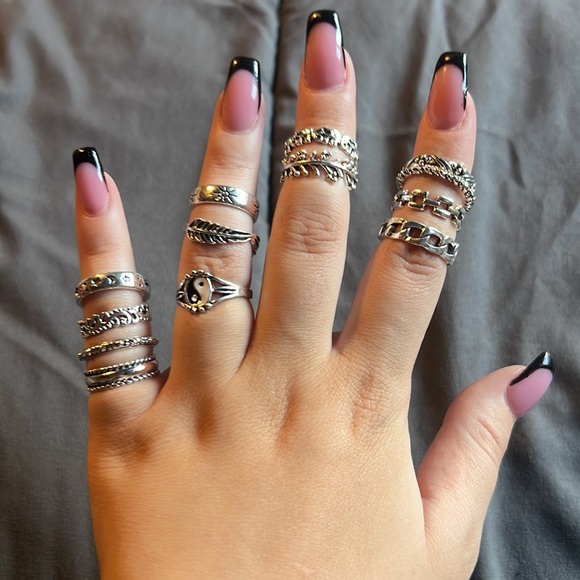 Fake Silver Rings - Picture 4 of 6